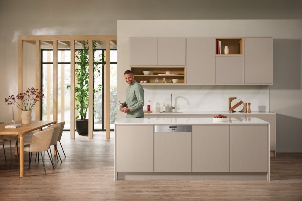 G 5611 SCi Active Edelstahl